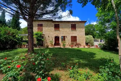 Image de Elégante villa avec piscine privée et jardin clos