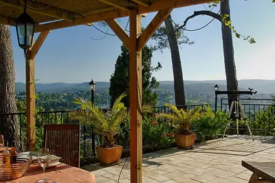 Image de Villa Olivade. Vues panoramiques sur la mer - Private & Balcons, Terrace & Garden
