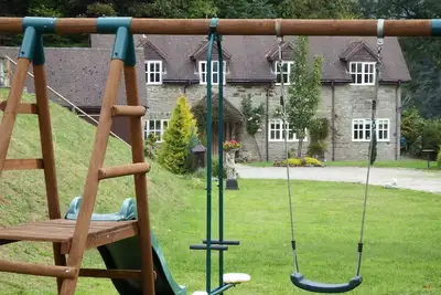 Image de Retraite rurale tranquille, Hot Tub, jardin clôturé de 3 acres, adapté aux enfants et aux animaux domestiques