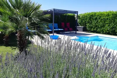 Image de Le Cottage ENSOLEILLÉ, 4 étoiles, dans la campagne Charentaise