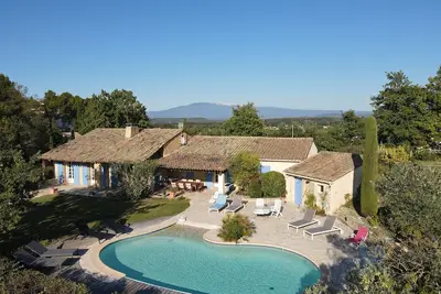 Image de Villa 4 ch. avec piscine chauffée de 05 a 10. Classée 2 ** par étoiles de France