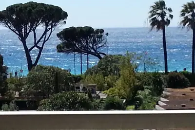 Image de 4 *, Plage / Evenements, accès direct à la plage, piscine, garage, parc.