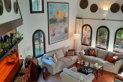 Image de Chalet généreuse et romantique avec vue sur la montagne dans un endroit calme