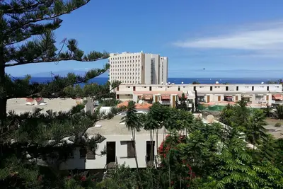 Image de Appartement Jacaranda avec piscine, seulement 200 mètres de la mer et plage, wifi