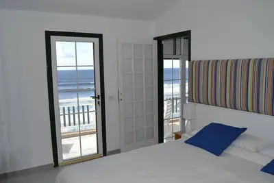 Image de Appartement directement sur la mer avec une vue fantastique Ă Punta del Hidalgo