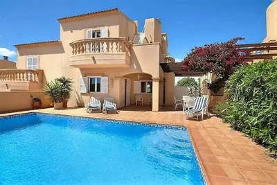 Image de Offres de dernière minute: Cottage près de la plage avec piscine, Wi-Fi u. climat