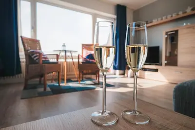 Image de Appartement lumineux, spacieux et entièrement rénové pour 4 personnes, proche du centre