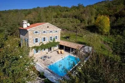 Image de Grande villa, individuelle, piscine, plage à 20 min. Borne de recharge. Cinema