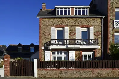 Image de Villa les pieds dans l'eau avec une vue sublime et deux terrasses