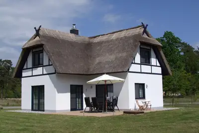 Image de 5 ***** maison de vacances \"Zum Haff-GlĂĽck\" pour une pause dans un cadre magnifique