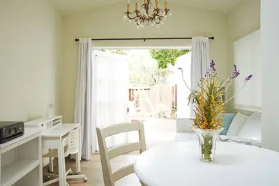 Image de Peaceful Cottage Parmi les Demeures de Berkeley