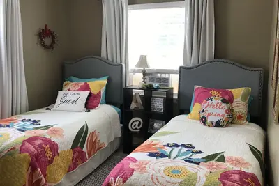 Image de Faites une randonnée dans la forêt de Shawnee et rentrez chez vous pour vous détendre dans nos charmants jardins * Tv 55 pouces *