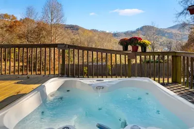 Image de Vues sur la montagne, bain à remous et chalet acceptant les animaux