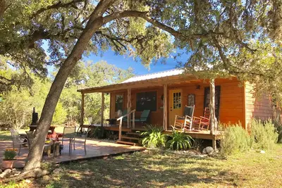Image de Four Sisters Ranch Cabin, entre Garner et Lost Maples! Isolé et privé!