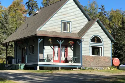 Image de Sympathique maison du lac Reeder