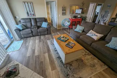 Image de Escapade de vacances confortable lac des Ozarks w / cheminée et entrée de plain-pied<br>Nuit Gratuite!