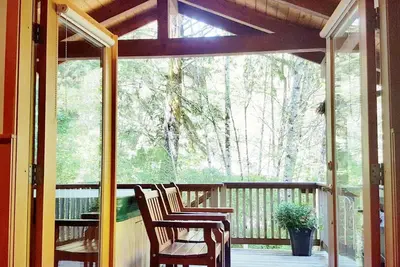 Rainforest Retreat - Bracken Cabin