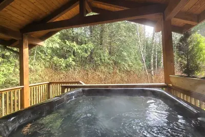 Evergreen Rainforest Retreat - Salal