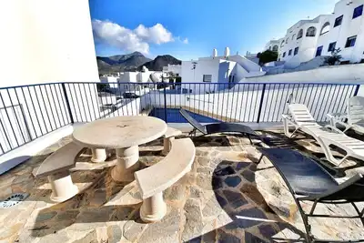 Image de Appartement avec Terrasse - Partage Piscine avec un autre appartement