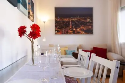 Image de Sants Station Appartement. Netflix & Wifi Gratuit. Climatisation Familles idéales