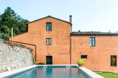 Image de Salle Villa, piscine, bain à remous, une connexion wi-fi, Sienne