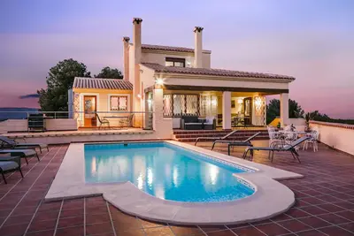 Image de Private Villa, Heated Pool (optional extra)& Ac. Stunning Views.