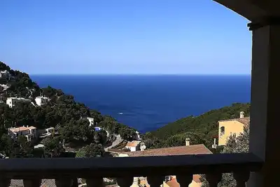 Image de Villa spacieuse avec piscine, jacuzzi, incroyablement située sur la Méditerranée