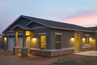 Image de Deux chambres, maison d'hĂ´tes nouvellement construite Ă Gilbert