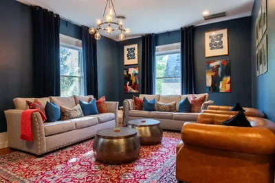 Image de ★ Manoir de 3 étages ★ Parking privé, excellent emplacement!