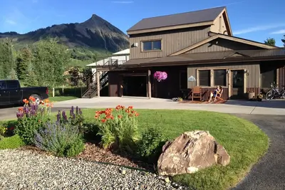 Image de Bel appartement à quelques pas des sentiers, du chemin des loisirs et des fleurs sauvages!