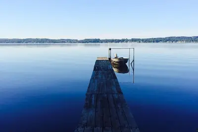 100 'Prime Lakefront - chalet rénové avec quai, bateaux (fond de lac sablonneux)