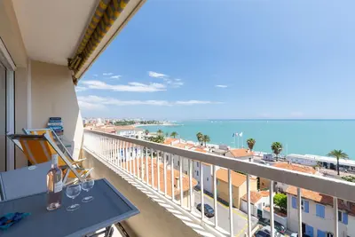Image de Appartement Face Mer Avec Terrasse, Ascenseur, Clim, Wifi, Parking Gratuit Prive