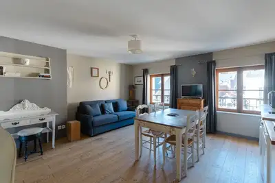 Image de Appartement De Charme 4 Personnes. Centre Historique. Lumineux. Parking Prive