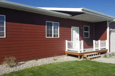 Image de Trois Chambres, 2. 5 Bain, Hot Tub, Garage, W / D, WiFi, Ac Central.