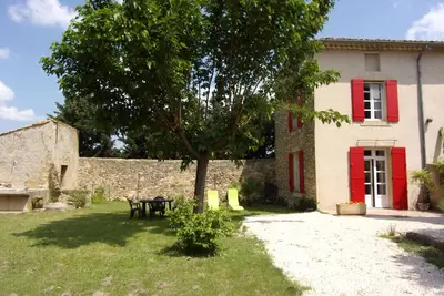 Image de Appartement dans un mas provençal en campagne d'Orange