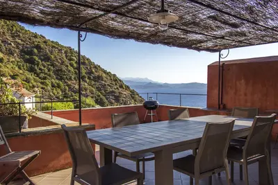 Image de Grande maison 16ème siècle à Nonza - vue extraordinaire : tour, village et mer.
