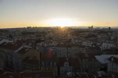 Image de \"Le Nid Sunset\" - Avec une vue sur la ville