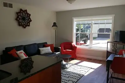 Image de Condo moderne et immaculé à côté de Munson (Traverse City)