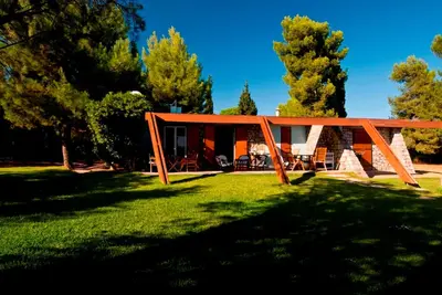 Image de Villa pieds dans l'eau avec plage privée et quai 'Villa Aggeliki'
