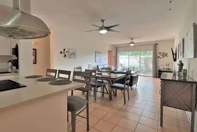 Image de # 14 Plage Apt - 3br / 2ba - Patio @ Jobos plage Isabela Puerto Rico