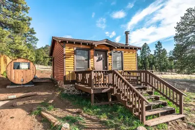 Image de Minuscule cabine de sauna avec vue sur la montagne sur 1, 5 hectares dans la forêt nationale de Coconino