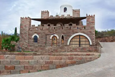 Image de Château de Mollohan = Isolement à flanc de montagne, Desert Beauty