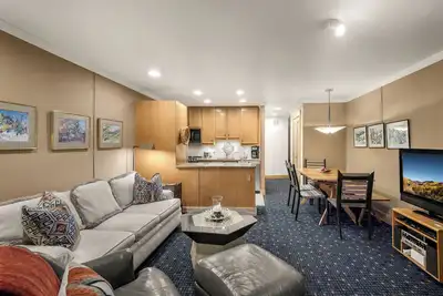 Image de Spacieux 1 Br, emplacement parfait | Le point de repère | L114