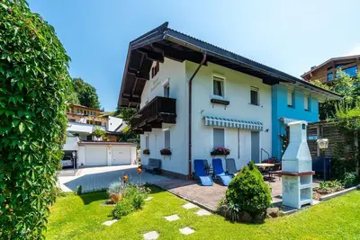 Image de Appartement au Tyrol avec jardin privé