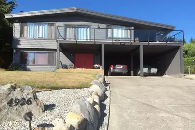 Image de Sunshine Coast Suites - Profitez des merveilles de la Sunshine Coast à Davis Bay