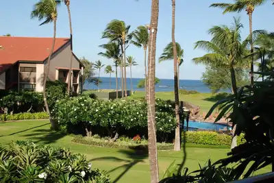 Image de Fabuleux condo Oceanfront / Ocean View! Wifi gratuit, A / C, parking, véranda privée!