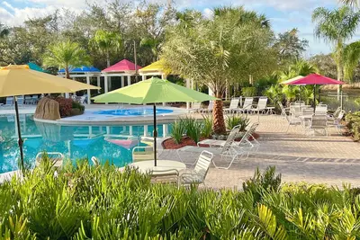 Image de 1-304 Legacy Dunes, vue sur la piscine depuis notre balcon, à seulement 6 km de Disney