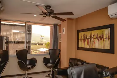 Image de 2 Chambre Ac bain à remous 1 pâté de maisons du parc Poblado et Ac dans les deux chambres