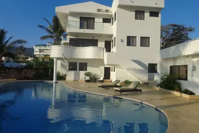 Image de Mansion 250 $ Costambar Sans Frais De DÉPÔT / De Nettoyage