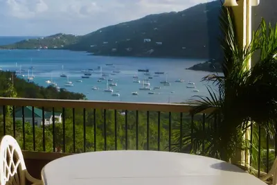 Image de Villa Romantic Avec Terrific Vues de l'eau